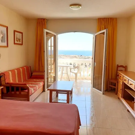 아파트 Cozy In 45 M² With Sea View *